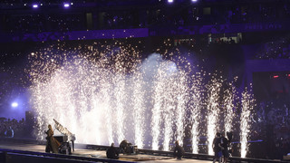 Stade de France: Verregnete Paralympics-Schlussfeier gestartet
