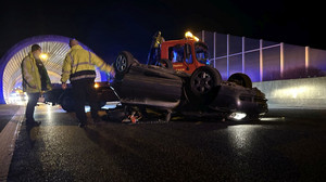 Spektakulärer Unfall bei A44-Tunnel: Polizei spürt Fahrer auf
