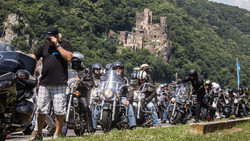 Tausende Harleys erobern Rüdesheim und Pohl