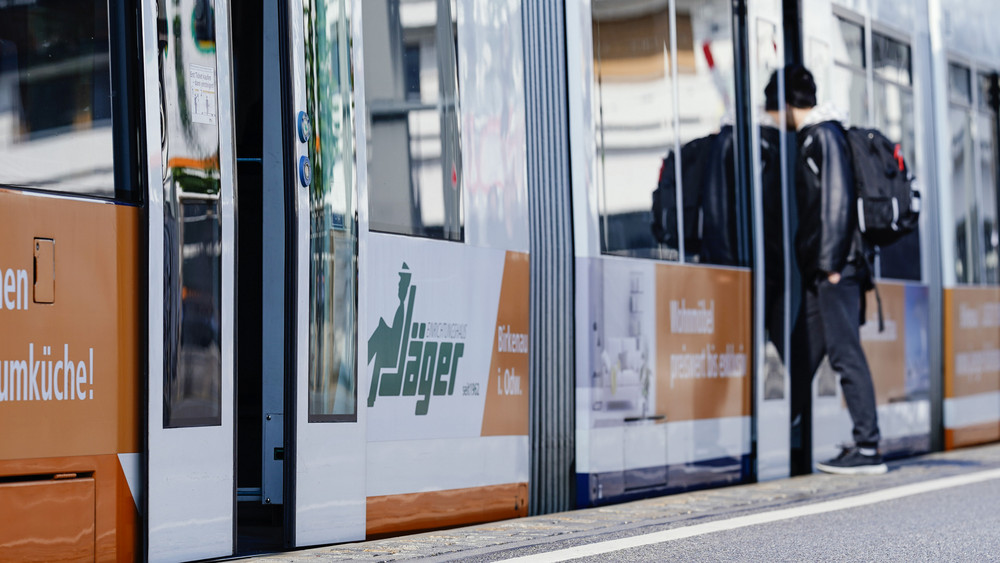 Unfall an einer Straßenbahnlinie in Heidelberg. 