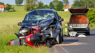 Missglücktes Überholmanöver: Tödlicher Motorradunfall in Eichenzell