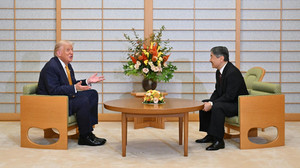 Japanischer Kaiser Naruhito empfängt Trump