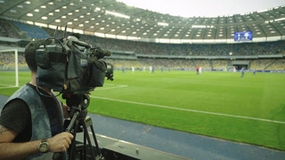 Für Fußballfans wird es teuer – Noch mehr TV-Abos ab 2027 nötig