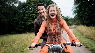 Neue Amazon-Serie klärt auf: Was passierte eigentlich vor dem legendären "Dinner for One"?