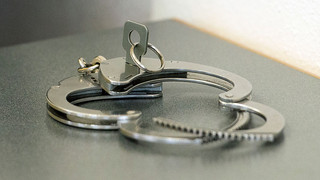 Nach Randale in Korbach: Mann beißt Sanitäter in die Hand