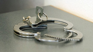 Nach Randale in Korbach: Mann beißt Sanitäter in die Hand