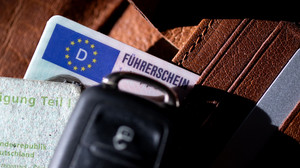 Betrug bei Führerschein-Theorieprüfung: Tüv Hessen schlägt Alarm
