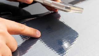 Fraunhofer Institut entwickelt Folie mit Solarzellen für Autos