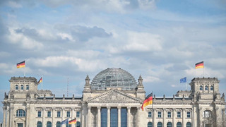 Defizit steigt kräftig: Deutscher Staat 2025 tiefer im Minus