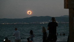 Jubel und Applaus: Sonnenfinsternis begeistert Millionen in Spanien