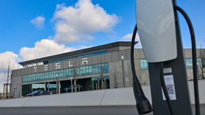 Nach Anschlag: Stromversorgung im Tesla-Werk läuft