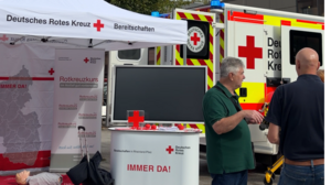 DRK klärt auf Gutenbergplatz in Mainz über Erste Hilfe auf