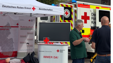 DRK klärt auf Gutenbergplatz in Mainz über Erste Hilfe auf