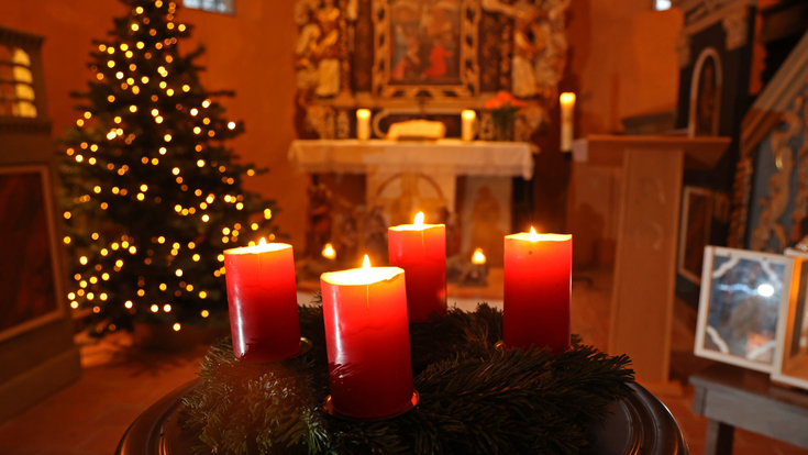 Betrunkener randaliert in Frankfurter Kirche verletzt Helfer