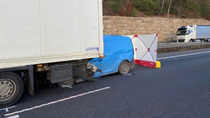 Schrecklicher Unfall auf der A4 - 54-Jähriger stirbt am Unfallort