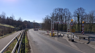 LKW-Sperren in Edermünde-Grifte: Über 60 Verkehrsschilder aufgestellt