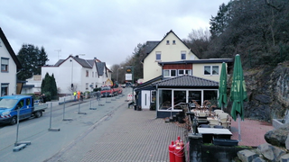 Felssturz in Solms-Oberbiel: Wahrscheinlich Abriss der Pizzeria