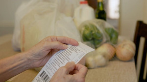 Armut in Deutschland: Jeder Sechste ist bedroht