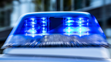 Bewaffneter Autoraub an Ampel: Danach flucht über die A3