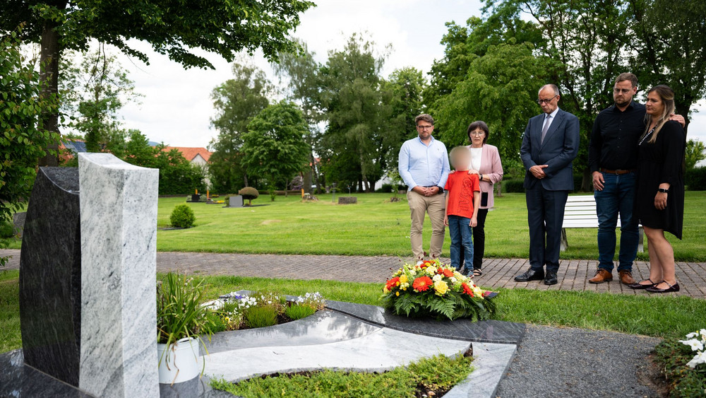 Bundeskanzler Merz besucht Familie von Walter Lübcke