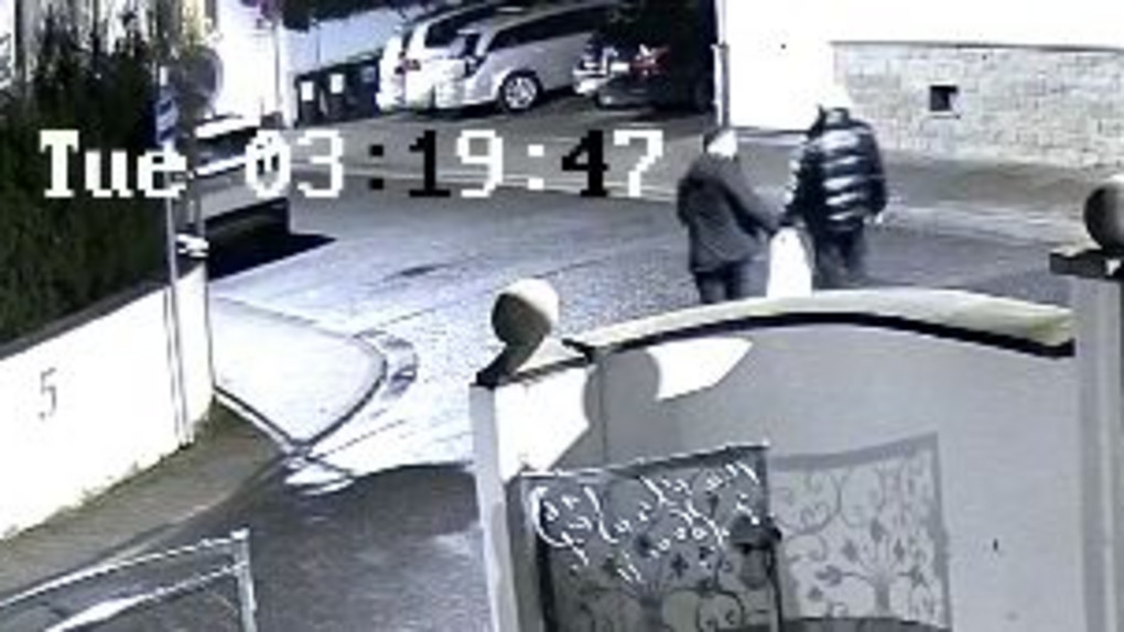 Tötung in Raunheimer Bistro: Polizei sucht fünf Zeugen