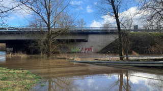 Hochwasser-Lage in Südhessen: Fluss bei Münster stark angeschwollen