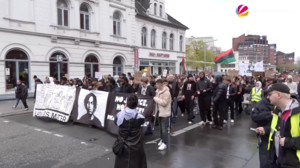 Ein Jahr nach tödlichen Polizeischüssen: Hunderte gedenken Lorenz A.