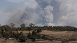 Waldbrand außer Kontrolle: Russisches Löschflugzeug im Einsatz in Serbien