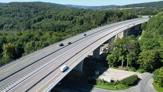 Ausbau der A45 - Verkehr rollt über neue Autobahnbrücke bei Haiger