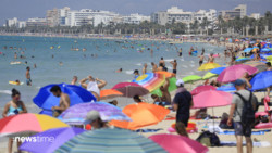 Massentourismus: Zehntausende Einheimische demonstrieren auf Mallorca 
