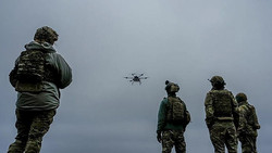 Selenskyj: Ukraine will zehn Waffenexportzentren in ganz Europa eröffnen