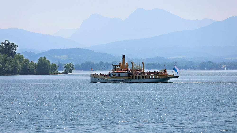Ausflugsschiff auf dem Chiemsee