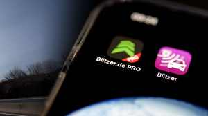 Blitzer-Apps im Auto vor dem Aus?