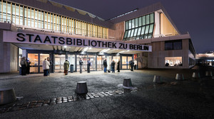 Sozialkaufhaus bringt verschollenes Buch zurück