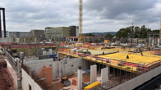 Meilenstein auf Hersfelder Großbaustelle: Grundsteinlegung am Klinikum