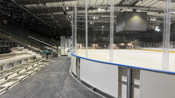 Eisfläche in Probonio Arena auf NHL-Maß verkleinert