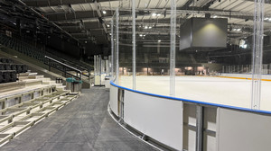 Eisfläche in Probonio Arena auf NHL-Maß verkleinert