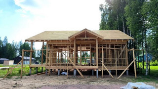 Chris (50) kaufte Land für 27.000 Dollar und baute 3 Ferienhütten: "Wollte meinen Kindern einen 'Vorsprung' geben"