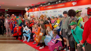 Kwasniok als Mönch: FC feiert Karneval