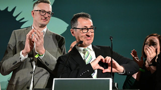 Wahl in Baden-Württemberg: Özdemirs Grüne hauchdünn vor CDU