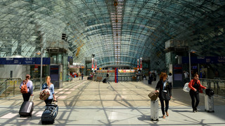 Vater am Frankfurter Flughafen angegriffen und verletzt