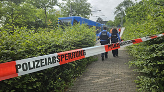 Unfall in Kassel: Mann steigt über Tram-Kupplung - und stirbt