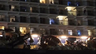 Bremerhaven: Kreuzfahrtschiff stößt mit zwei Containerschiffen zusammen