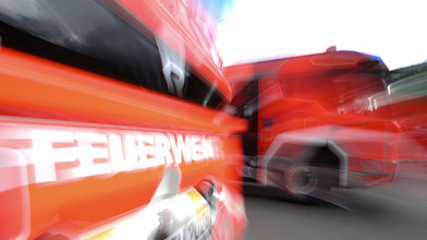 Passanten retten Mann aus brennender Wohnung in Mannheim