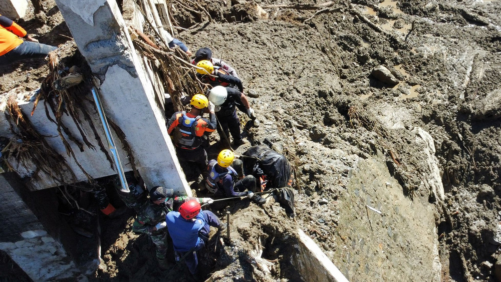 Überschwemmungen in Indonesien