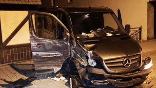 300.000 Euro Schaden: Betrunkener flüchtet vor Polizei in Dreieich