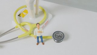 Body Secret: Wie entsteht Schluckauf und wie geht er wieder weg?