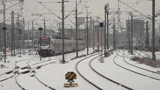 Winterchaos auf der Schiene: Bahn stoppt Fernverkehr im Norden