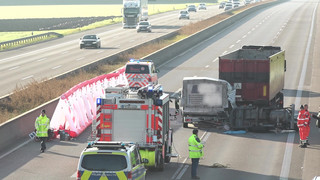 Tödlicher LKW Unfall auf A 5 - Strecke bei Bad Nauheim wieder frei