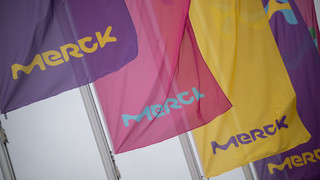 Darmstadt: Gewinn bei Merck sinkt deutlich - Wachstum 2024 erwartet